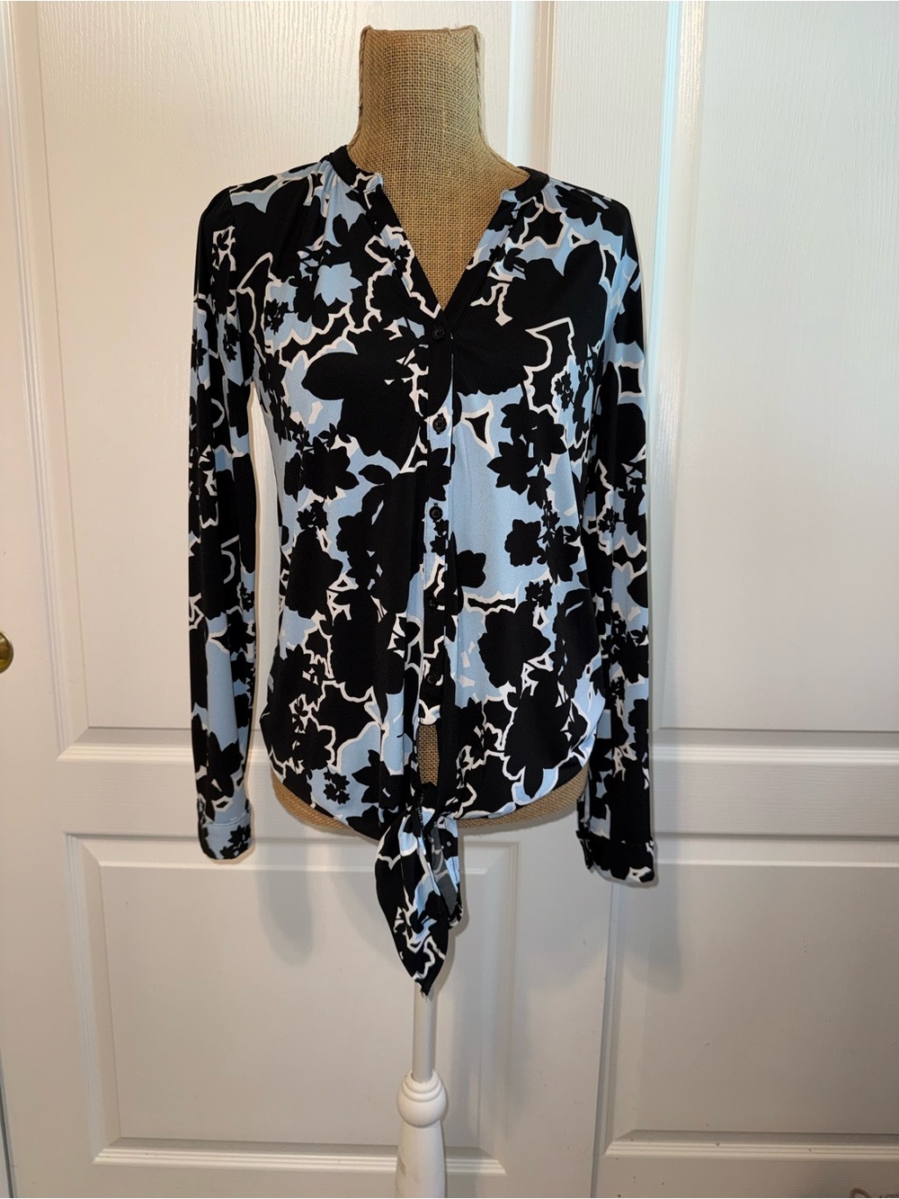 Dana Buchman Black & White Floral Tie-Front Blouse
